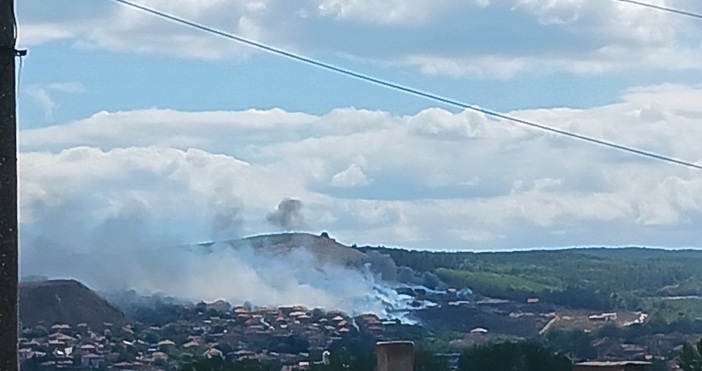 Няма пострадали хора при пожара в община Белослав Варненска област