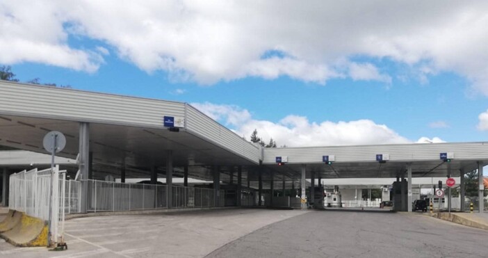 Гранични полицаи задържаха гражданка на РС Македония с укрити 89