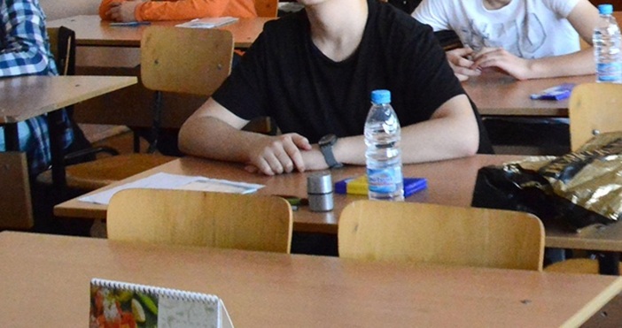 Важно за родителите 300 лв помощ за ученици в 8