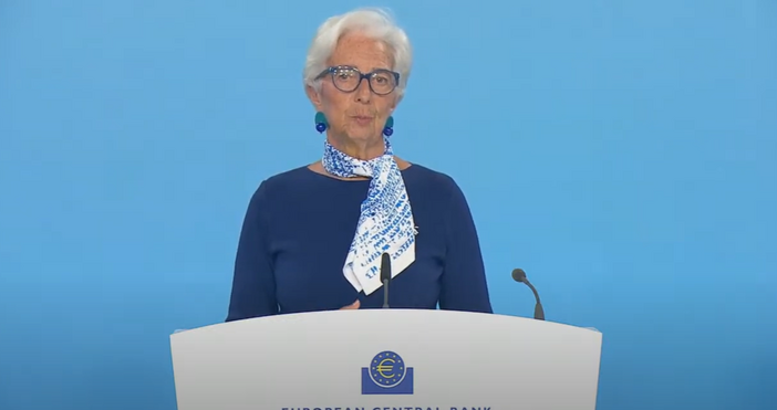 Председателят на ЕЦБ Кристин Лагард заяви че поемането на контрола