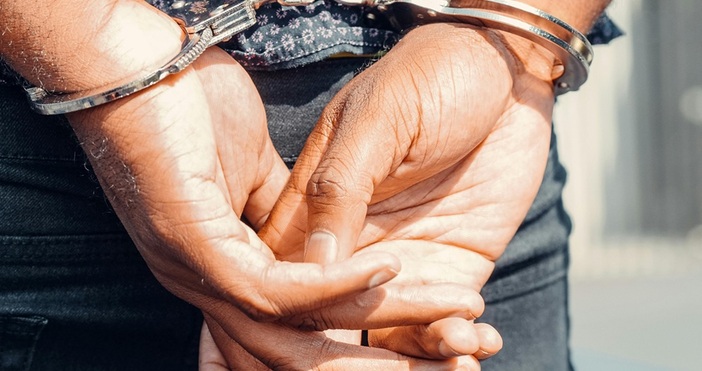 Пекселс34 годишен варненец който е известен на полицията и осъждан е