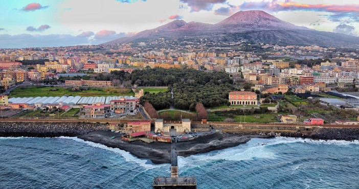 Земетресение с магнитуд 4 в района на вулканичната калдера Кампи