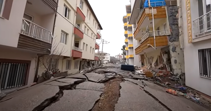 Повече от 1400 са вече загиналите при земетресението разтърсило Източен