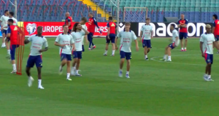 Стопкадър ФокусЕвропейският шампион Испания направи официална тренировка на Националния стадион