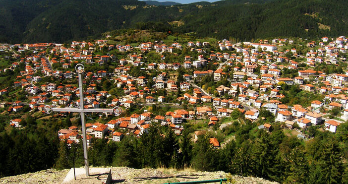 Ivo Mitrev УикипедияВсяка година стотици китайски туристи се стичат в