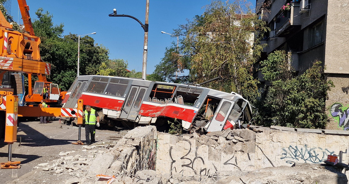 Външна намеса е довела до самопотеглянето на катастрофиралия в София