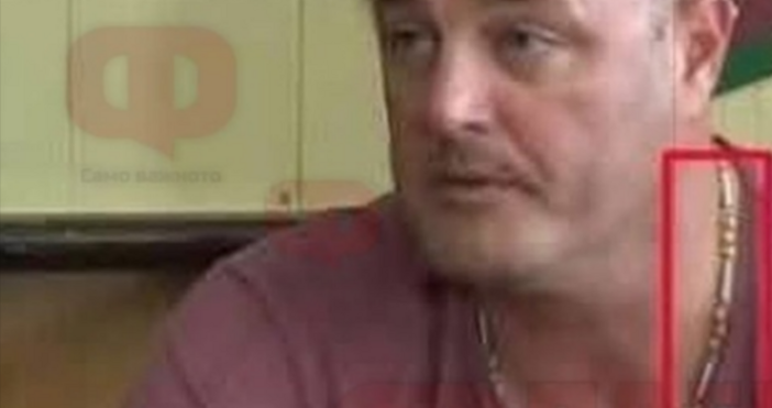 Четирима младежи на възраст между 15 г и 19 г