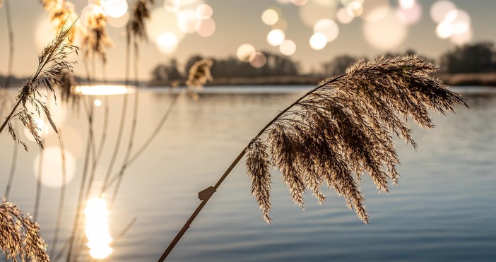 Днес ще преобладава слънчево време с разкъсана висока облачност Атмосферното