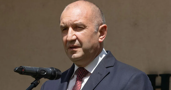 Президентът със силни думи навръх празника Днес има политически брокери които