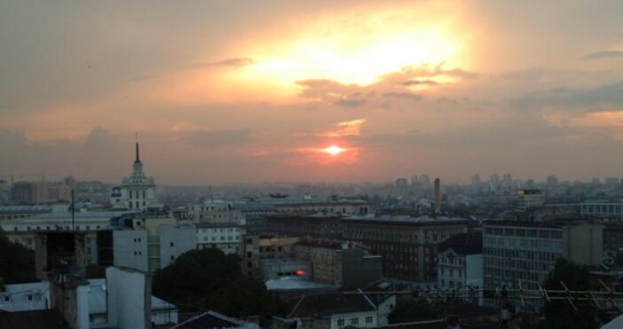 През нощта ще бъде предимно ясно и почти тихо Утре