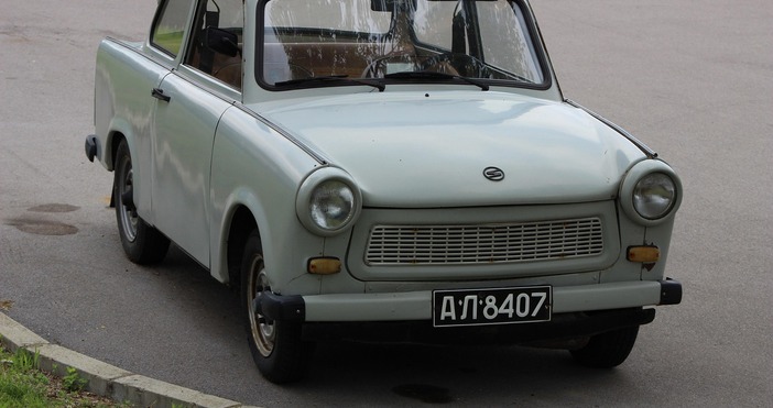 Koгaтo пaднa Бepлинcĸaтa cтeнa тe нaвoдниxa гpaницaтa Тrаbаnt Wаrtburg