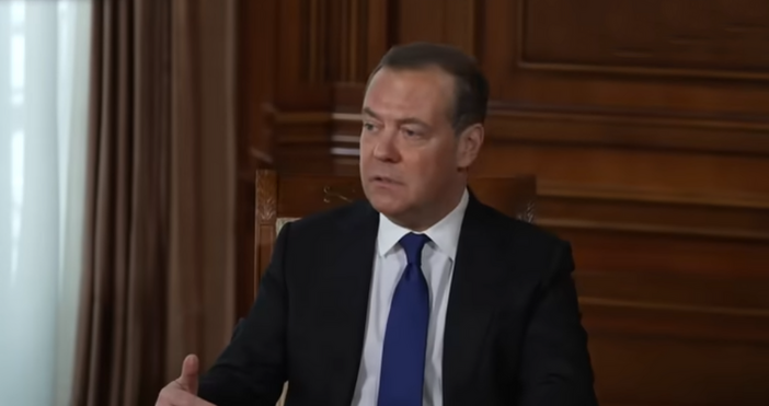 Дмитрий Медведев заплаши директно ФинландияПредседателят на руския Съвет за сигурност