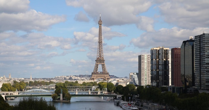 Свински глави се появиха пред няколко джамии в Париж съобщиха