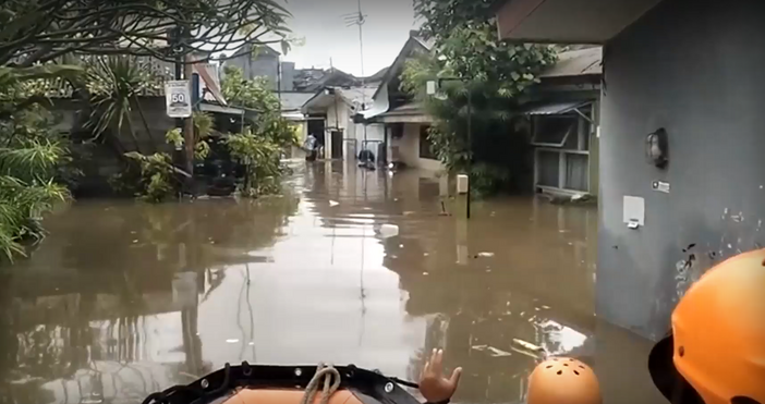 Кадри Нова телевизияНай малко 9 души загинаха при големи наводнения на