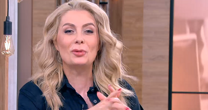 Телевизионната водеща Венета Райкова добре знае как да държи вниманието