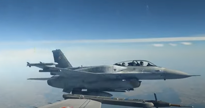 Кадри YoutubeПолша използва тази сутрин оръжия за да свали цели