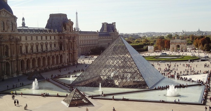 Франция вече влиза в капана на протестите под наслов Блокираме