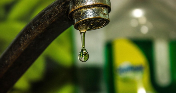 Авария остави голям район във Варна без вода На сухо