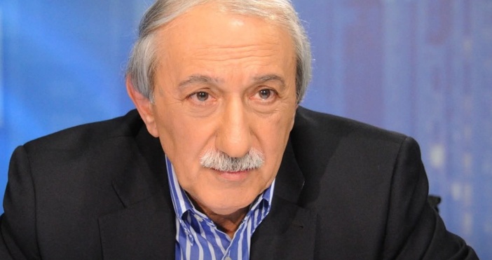 Коментатор 1973 наблюдател 1981 и програмен директор 1990 в Българската национална