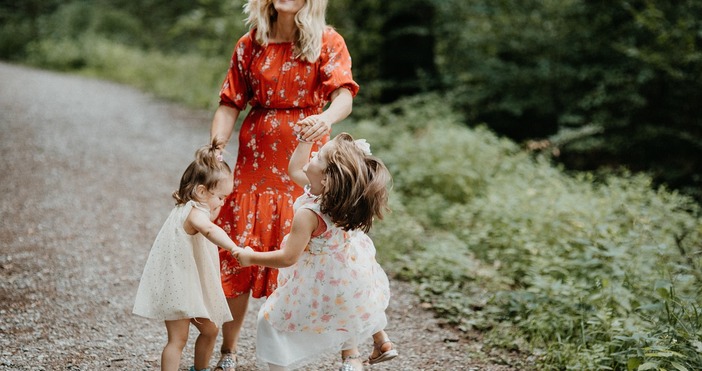 18 411 родители през миналата година са получавали обезщетение за гледане