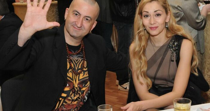 Антоанета Добрева по известна с артистичния си псевдоним Нети е българска поп певица и актриса Родена е на