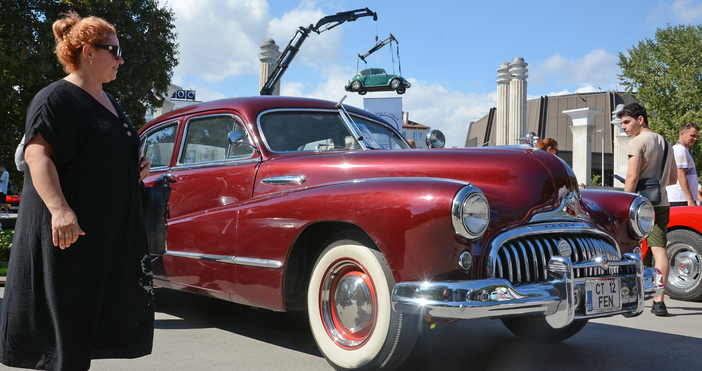 снимки община ВарнаНад 120 от най красивите ретроавтомобили от цяла България днес