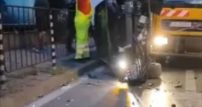 Отново катастрофа между автомобил и цистерна миеща улиците в София