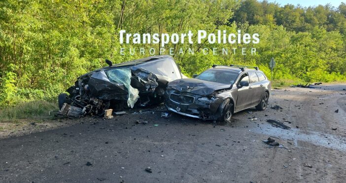 Пети час Проходът на Републиката остава затворен след верижната катастрофа