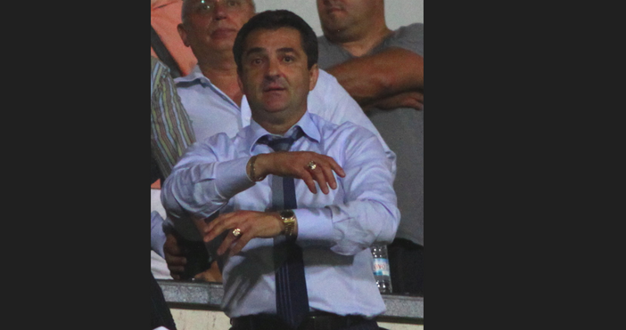 Роден  16 септември 1961 г Николай Борисов Гигов е български бизнесмен бивш президент и собственик