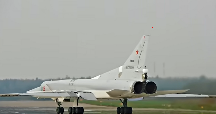 Свръхзвукови бомбардировачи Ту 22М3 пренасящи ракетни глави са патрулирали над неутрални