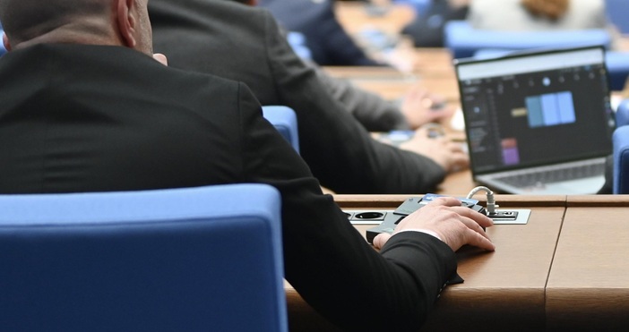 Пети вот на недоверие срещу кабинета Желязков Дебатът за него