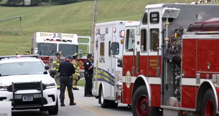 Кадри YoutubeТрима полицаи бяха убити и двама тежко ранени в