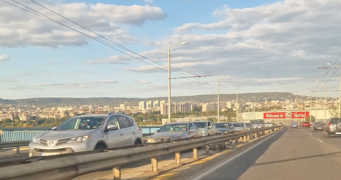 Верижна катастрофа на Аспаруховия мост предизвика голямо задръстване в посока