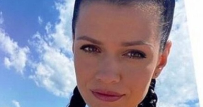 Ралица Красимирова Паскалева е българска актриса и телевизионна водеща Известна е