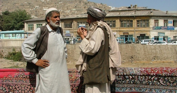 Талибанското правителство в Афганистан премахна книги написани от жени от