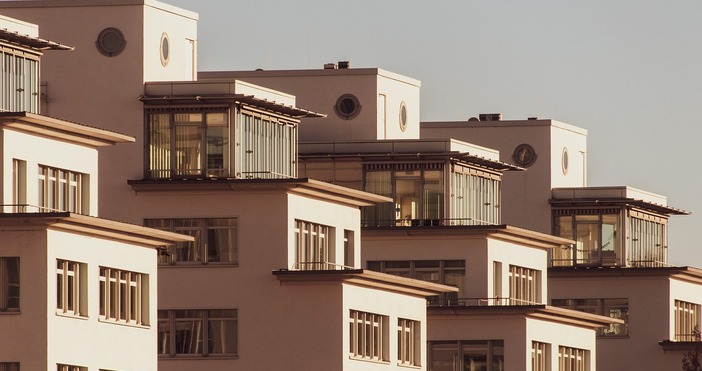 Вложенията на чужденци в имоти у нас отново намаляват  За периода