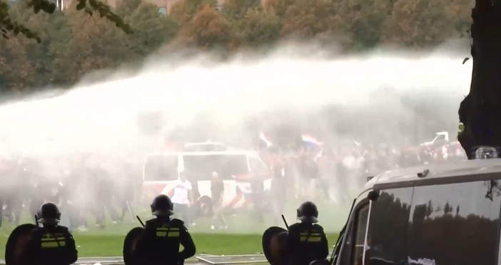 Стопкадър БНТНапрежението ескалира по време на митинг в европейската държава Безредици