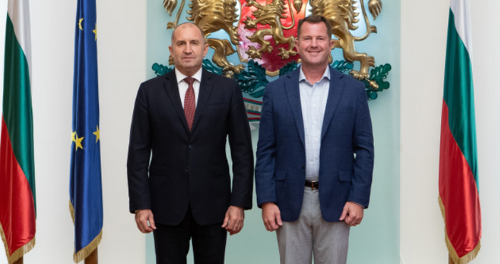 Млади наши пилоти преживяха неповторими емоции Държавният глава Румен Радев и