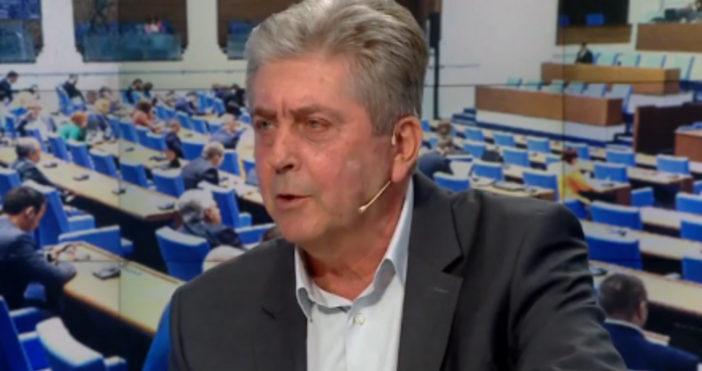 Бившият президент смята че репликите между Борисов и Пеевски са