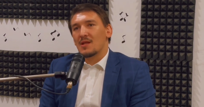 Даниел Александров е български състезател по класическа борба и депутат Сребърен медалист в категория до