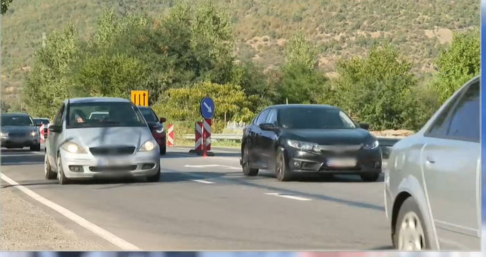 Интензивен е трафикът на ГКПП Капитан Андреево и Лесово на