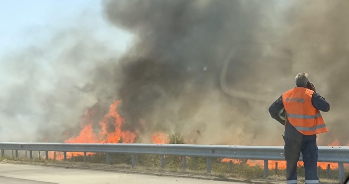 архивВременно е ограничено движението по пътя между селата Попинци