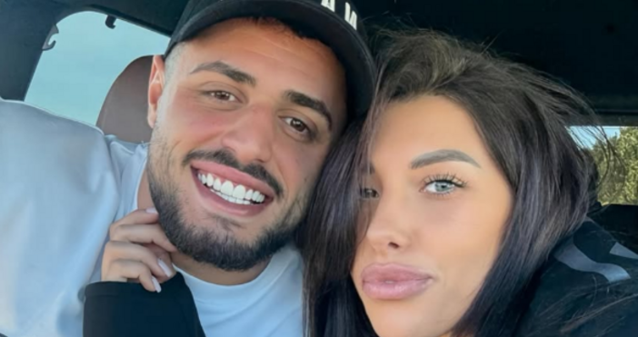 Карлос Насар и новото му гадже Александра качиха три общи