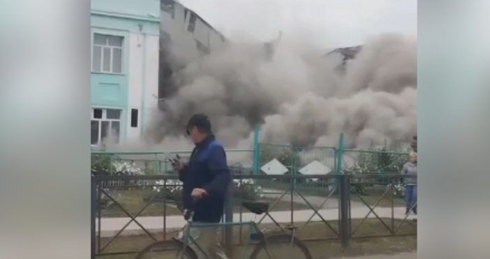 Училище в Русия се срути само след като години и