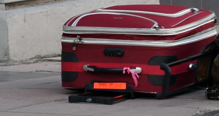 Изоставен куфар вдигна на крак полицията в Бургас съобщиха от