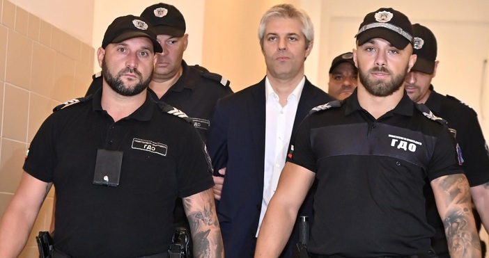 Евродепутатите от Обнови Европа поискаха Европейската комисия да спре плащанията