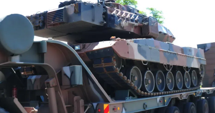 Личен състав и военна техника от Въоръжените сили на Република