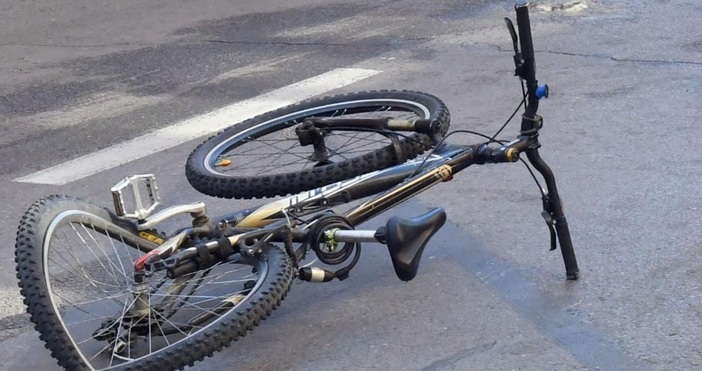 19 годишен шофьор прегази велосипедист в населено място край Казанлък съобщиха