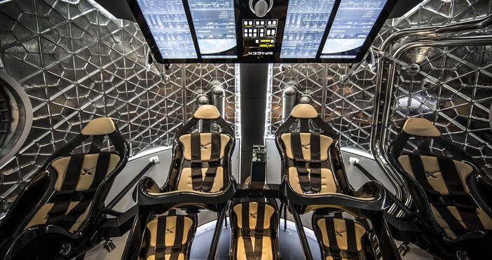 НАСА обяви че е на път да изпрати астронавти в