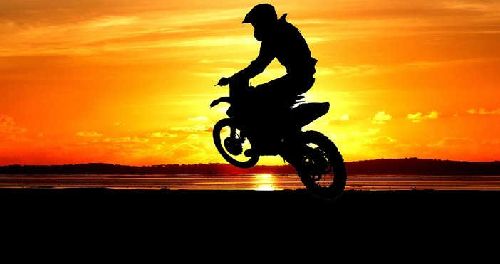 Младеж от Чехия управлявал мотоциклет по пясъка на плажна ивица